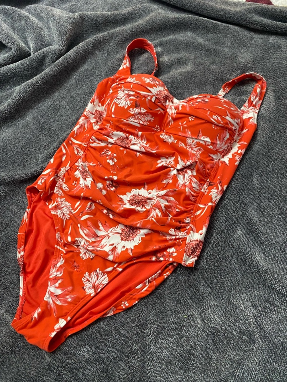 Niptuck Swim: The Ultimate Tummy-Control Floral One-Piece Resort / Summer Time - Picture 2 of 8